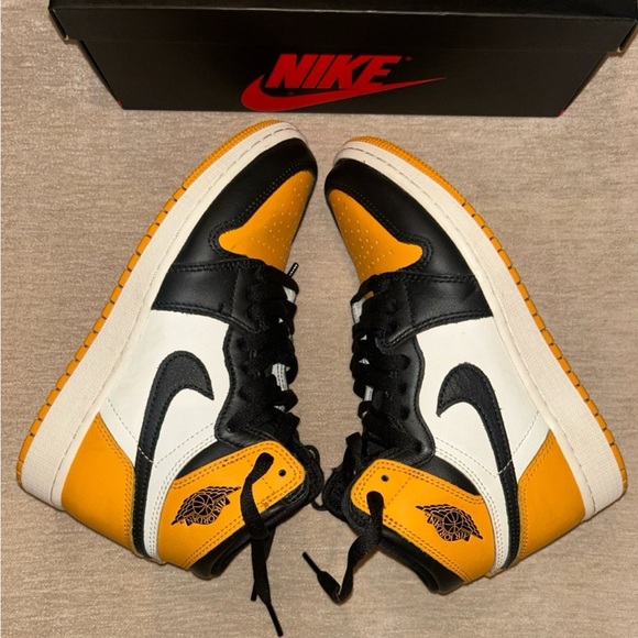 Jordan 1 Retro High OG -Size 4.5Y - Picture 9 of 11